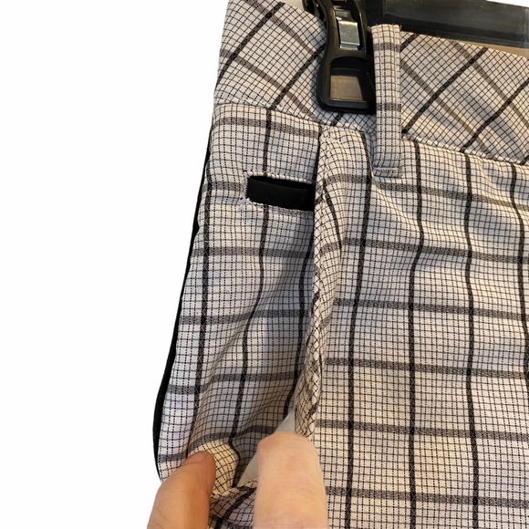 Puma Women Black White Striped Outdoors Golf Athletic Bermuda Shorts 2 - Picture 3 of 13